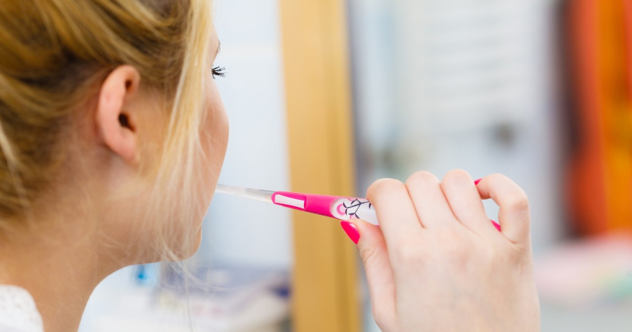 Bagatelizowany objaw podczas mycia zębów. Może oznaczać cukrzycę lub RZS