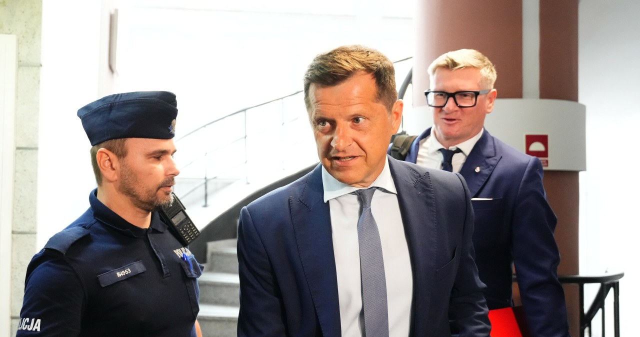 Robert Lewandowski zeznawał w sądzie. Strefa wyizolowana, a naprzeciwko Kucharski