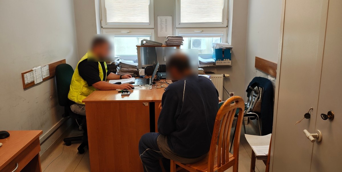 Myślał, iż jest w Paryżu, a szedł poboczem drogi S8