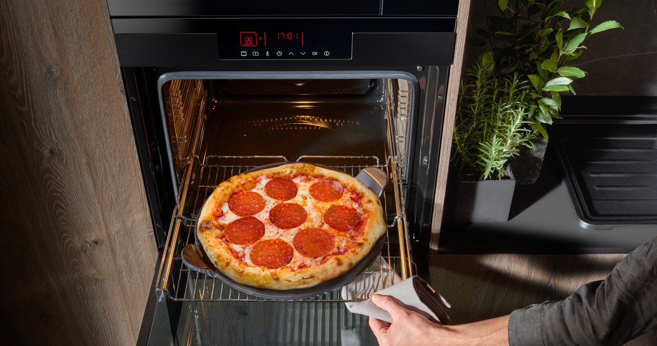 Znamy sekret perfekcyjnej pizzy! Jak zrobić ją w domowych warunkach?