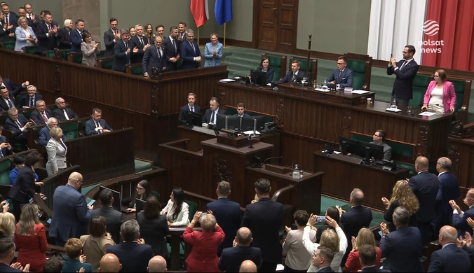 Rząd z wotum zaufania. Tusk: Znajdę sposoby, jak bez ustaw wprowadzać pozytywne zmiany