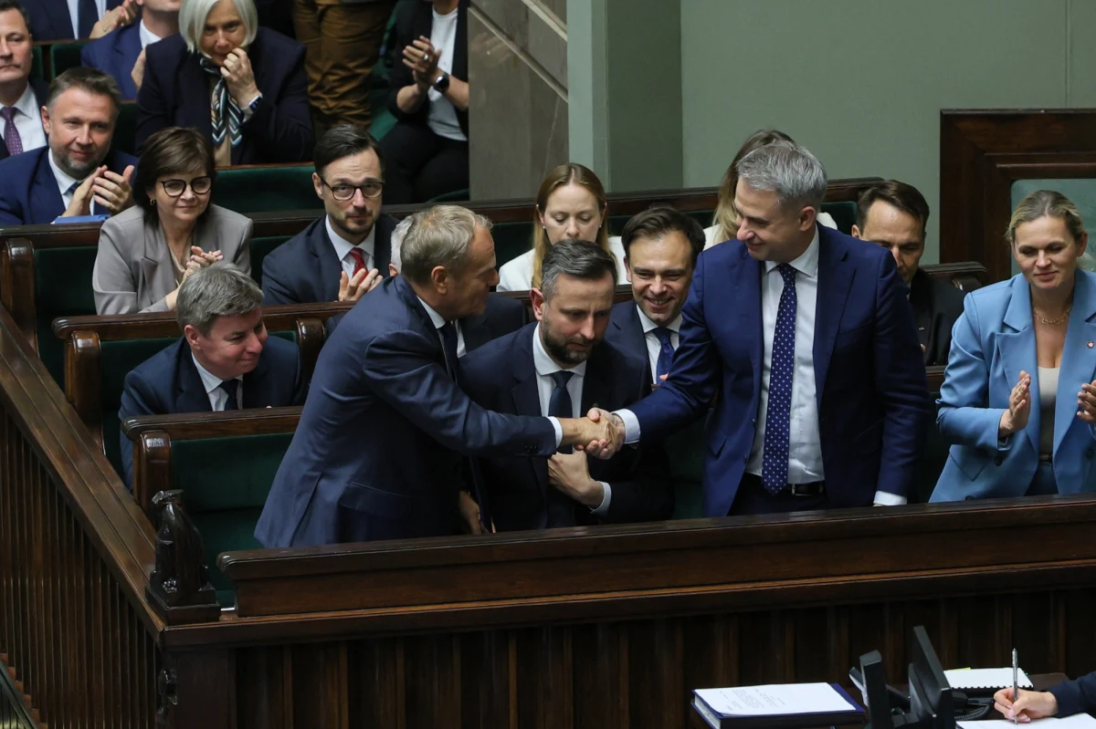 Rząd Donalda Tuska uzyskał wotum zaufania w Sejmie. Za głosowało 243 posłów, przeciw opowiedziało się 210 parlamentarzystów, nikt nie wstrzymał się od głosu. Głosowanie poprzedziło expose premiera, następnie runda pytań, do zadawania których zgłosiło się rekordowe 269 posłów, a na końcu odpowiedzi szefa rządu na zadane pytania.