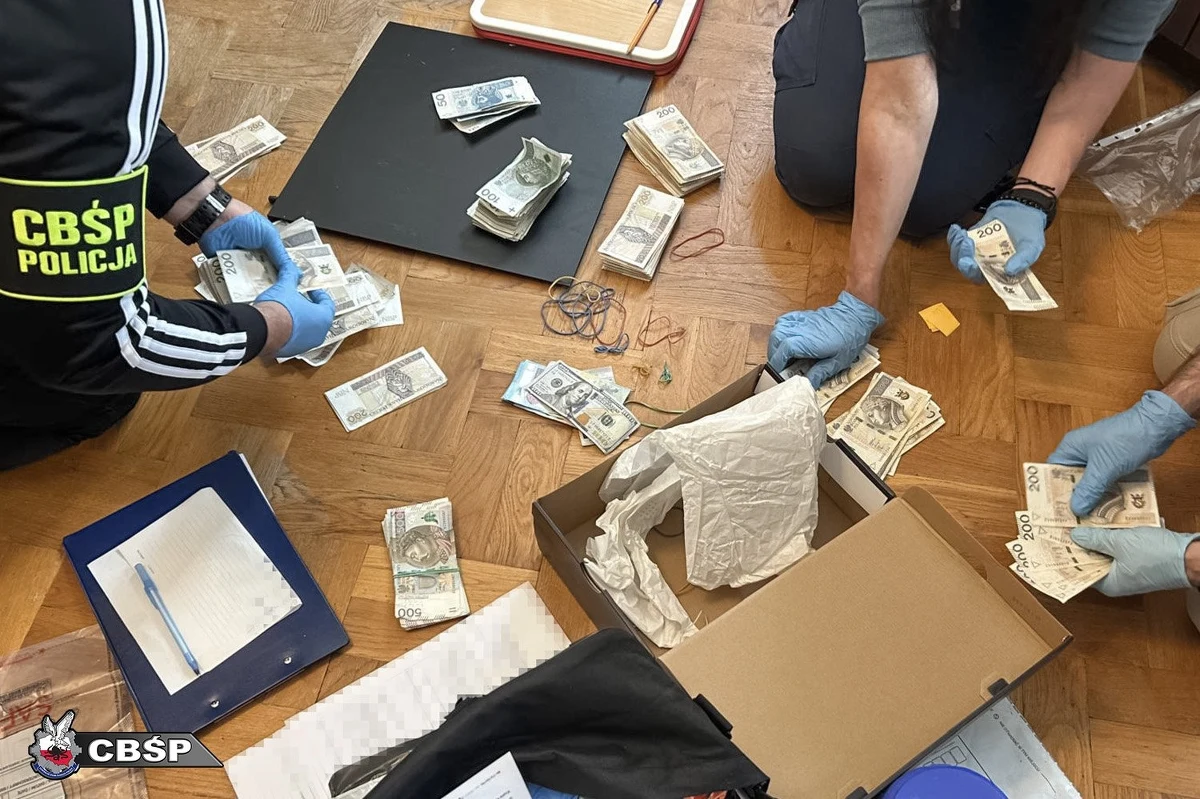 Służby rozbiły gang zajmujący się przemytem narkotyków. Łącznie w sprawie zatrzymano 9 osób i zabezpieczono ponad 168 kg narkotyków. 