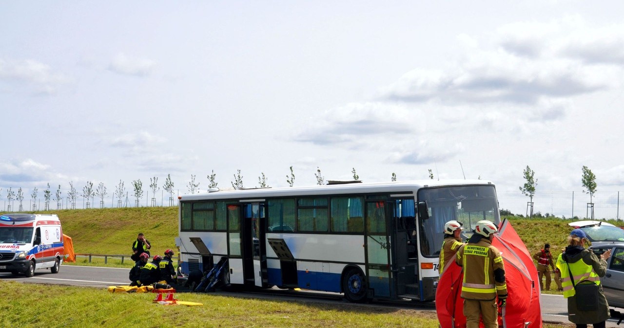Rozbili auta na nowej ekspresówce. Tak ćwiczą przed otwarciem OMT