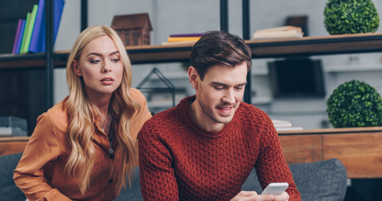 Po tym poznasz, iż on cię zdradza. 7 sygnałów, które trudno zignorować
