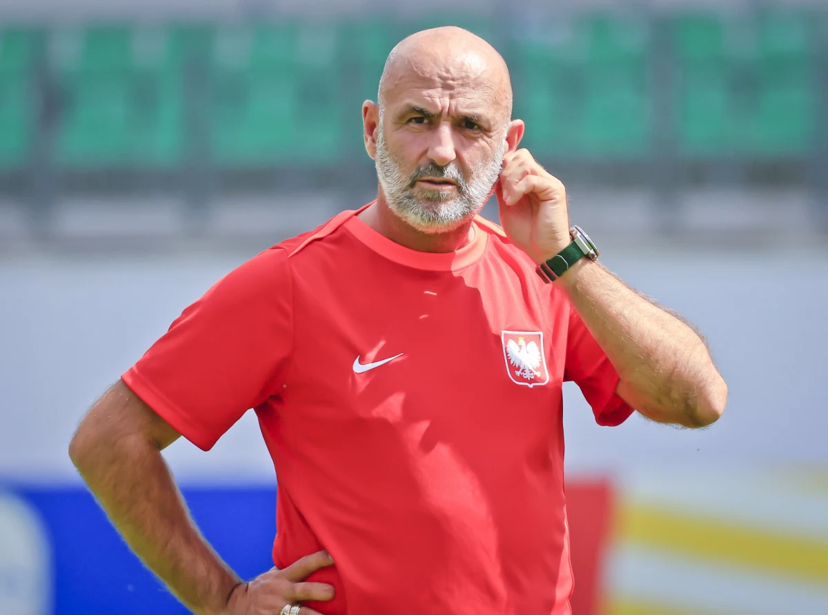 Dzień po ogłoszeniu swojej dymisji Michał Probierz "pozdrowił wszystkich" z pola golfowego. Odniósł się też do niektórych komentarzy pod jego adresem.