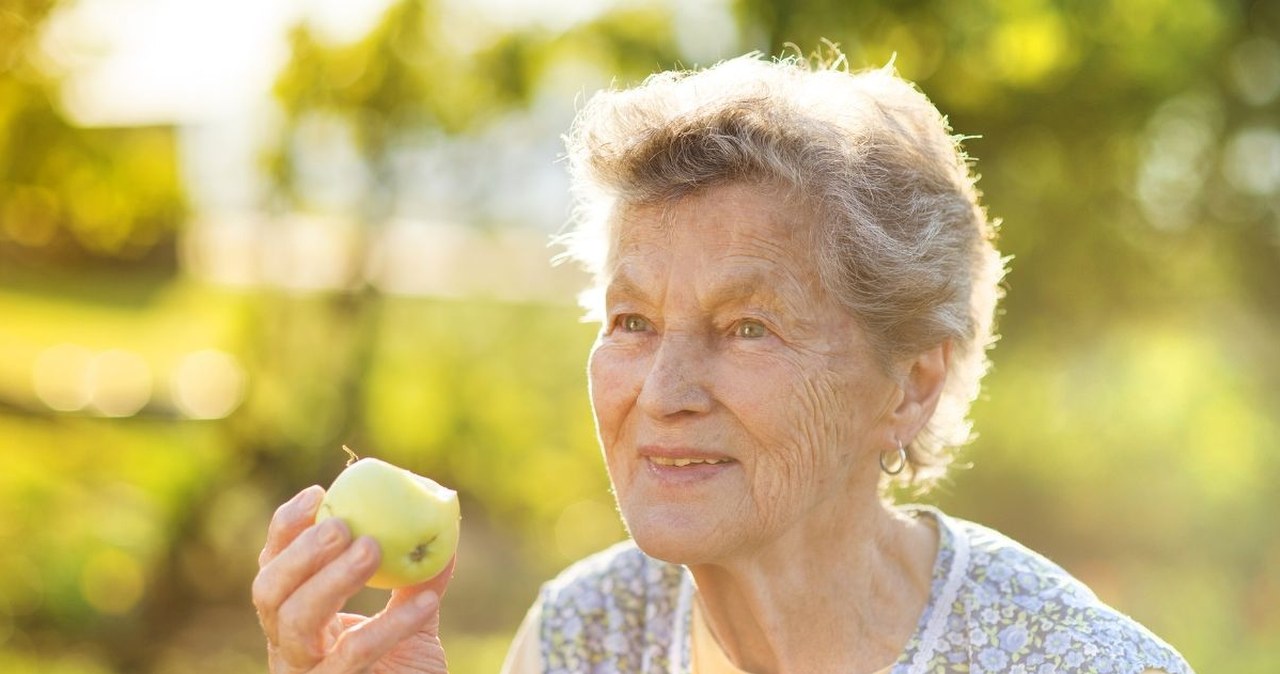 Przełom w zapobieganiu demencji. Naukowcy opracowali "dietę dla mózgu"