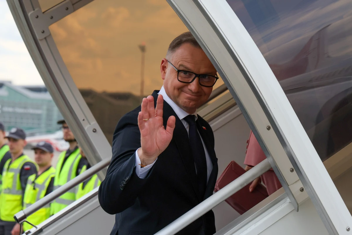 Andrzej Duda ma problemy z powrotem do Polski. Prezydent składał oficjalną wizytę w Singapurze. Teraz jego lot do kraju jest opóźniony.