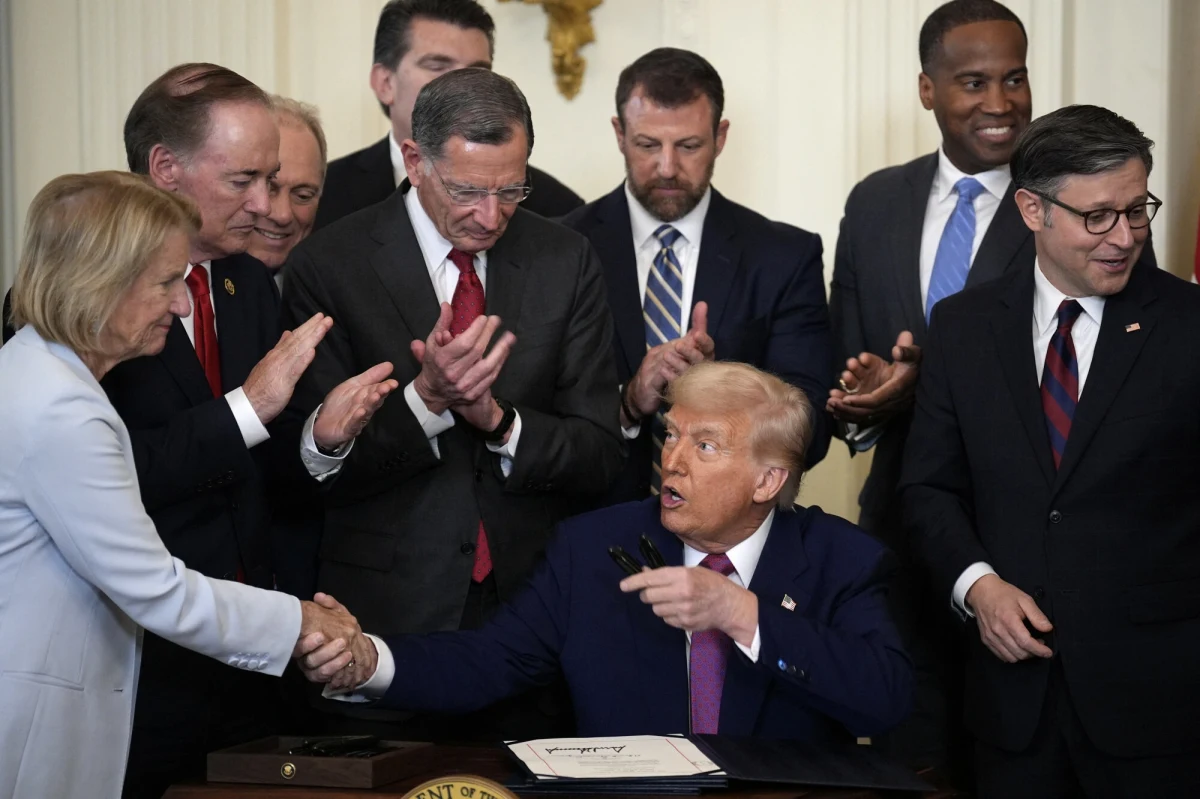 Prezydent Stanów Zjednoczonych zaapelował do Iranu, by zdecydował się na zawarcie umowy, zanim będzie za późno. Komentatorzy już oceniają, że atak Izraela stanowi ponure podsumowanie wysiłków Donalda Trumpa w kwestii zaprowadzenia pokoju na świecie.