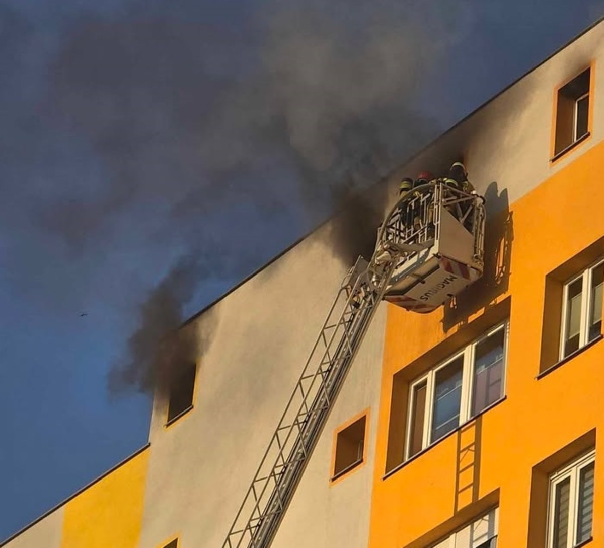 Wybuch gazu w bloku. Lokator przeprowadzał remont