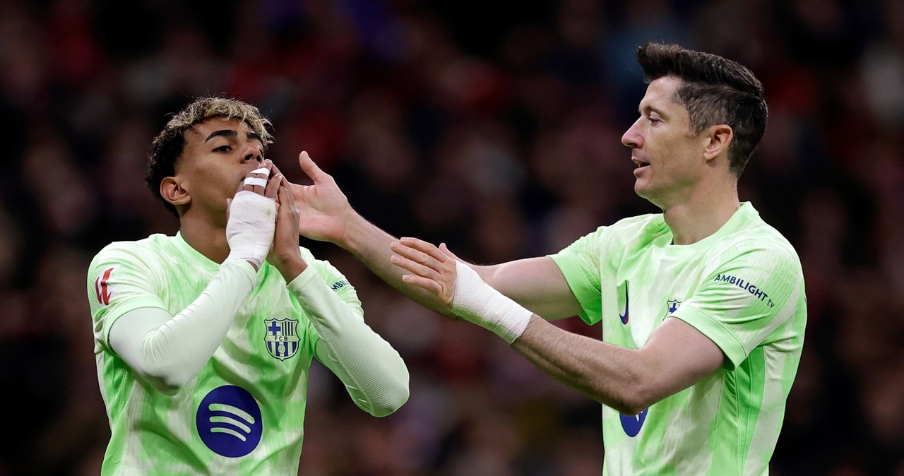 Nie chcą, żeby grał z Lewandowskim. Wrze w Hiszpanii, FC Barcelona pod ścianą