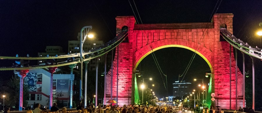 W sobotę wieczorem odbędzie 11. PKO Nocny Wrocław Półmaraton. Do biegu na dystansie 21 km i 97,5 m zapisała się rekordowa liczba uczestników: 15 tysięcy. Biegacze wyruszą na ulice Wrocławia o godz. 22. Kierowcy i pasażerowie muszą liczyć się z utrudnieniami.