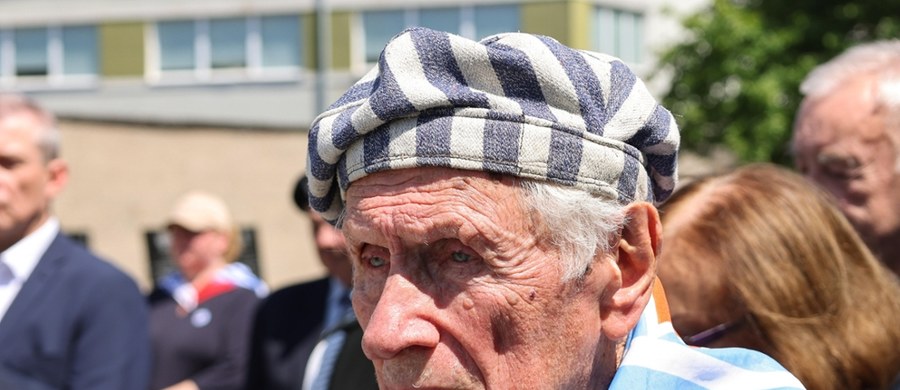 W sobotę przypada 85. rocznica pierwszej deportacji Polaków do niemieckiego, nazistowskiego obozu koncentracyjnego i Zagłady Auschwitz. Pierwszy transport liczył dokładnie 728 osób z Tarnowa. 14 czerwca uznawany jest za dzień, w którym obóz zaczął funkcjonować. Obchody zainaugurowała msza św. w Centrum św. Maksymiliana w Harmężach koło Oświęcimia. Obecni na niej byli Ocalali, ostatni świadkowie tego mrocznego dla ludzkości okresu. 