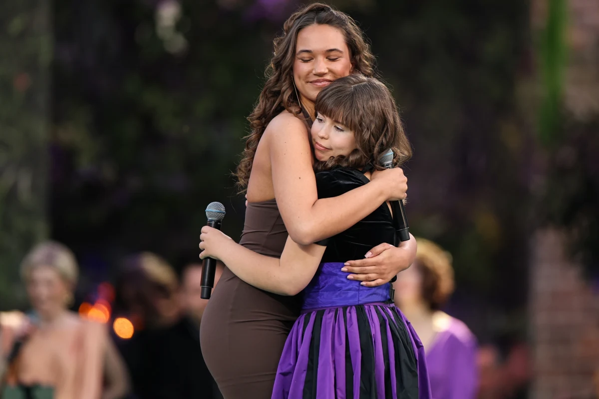 17. Festiwal Zaczarowanej Piosenki tradycyjnie przyciągnął tłumy na Rynek Główny w Krakowie. Na scenie pojawiło się dwanaście uzdolnionych wokalnie osób z niepełnosprawnościami, które zaśpiewały z gwiazdami. A tych na scenie nie brakowało: Irena Santor, Agnieszka Chylińska, Maciej Musiał, Adam Nowak, Agnieszka Więdłocha, Jan Kanty Pawluśkiewicz, Ralph Kamiński czy Urszula Dudziak to tylko niektóre z nich.