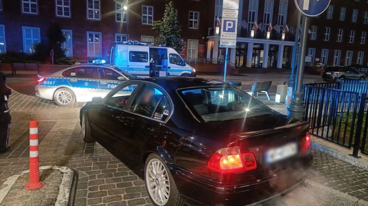 ​Trójmiejscy policjanci nie dopuścili do nocnej ustawki motoryzacyjnej. Grupa kierowców umawiała się w mediach społecznościowych, a wiedząc, że mundurowi są na ich tropie, kilkukrotnie zmieniała miejsce spotkania. Na nic. Koniec końców, noc skończyła się dla nich mandatami czy zatrzymanymi dowodami rejestracyjnymi.
