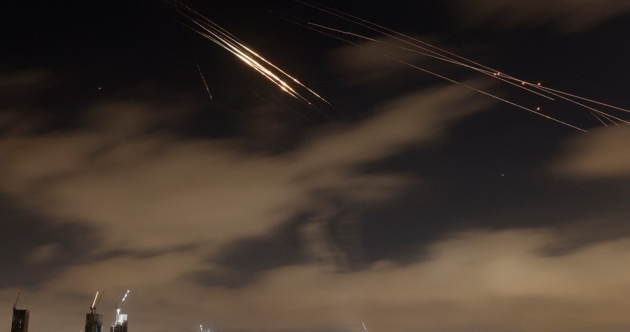 Nocny atak Iranu. Napięta sytuacja, słychać eksplozje