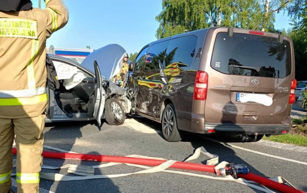 Sześć osób rannych w wyniku karambolu na drodze krajowej nr 50 na Mazowszu. Do wypadku doszło na skrzyżowaniu w pobliżu miejscowości Wycinki i Kolonia Szpondowo w powiecie płońskim. 