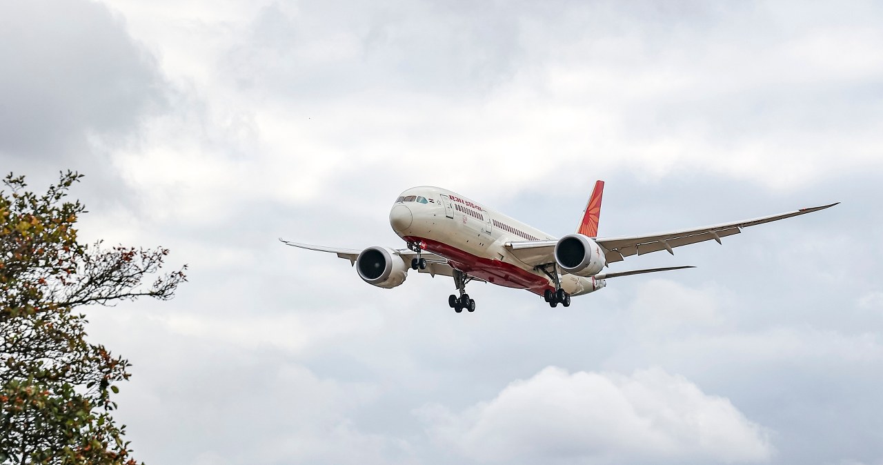 Problemy samolotu Air India tuż po starcie. Dreamliner wrócił na lotnisko