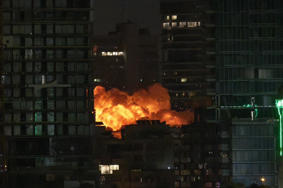 Ambasador Stanów Zjednoczonych w Izraelu przekazał, że budynek placówki dyplomatycznej USA ucierpiał po poniedziałkowym ataku Iranu. Nikt nie został poszkodowany, a zniszczenia są niewielkie. Biorąc jednak pod uwagę niedawne słowa Donalda Trumpa, Teheran stąpa po cienkiej linii.