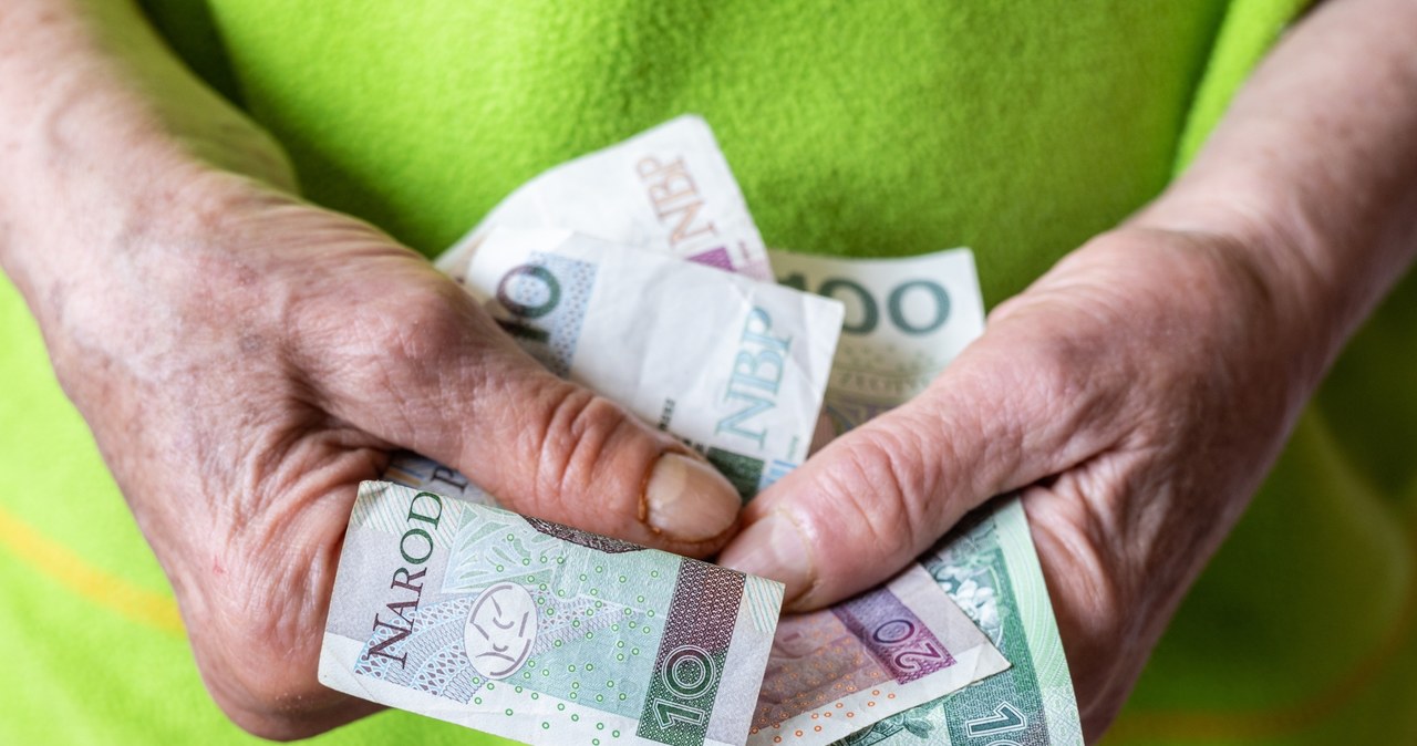 Masz 65 lat? Nie zdziw się, gdy dostaniesz emeryturę w innej kwocie niż dotychczas