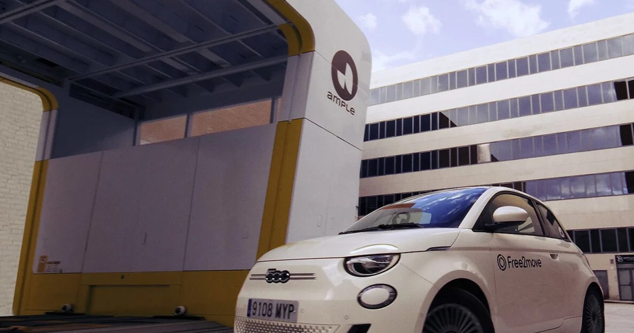 Fiat 500e z wymienną baterią już działa. Ładowarki będą niepotrzebne?