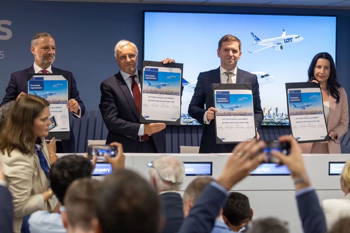 Polskie Linie Lotnicze LOT wybrały Airbusa z modelem A220 w wersjach -100 i -300 na dostawcę 40 samolotów dla floty polskiego przewoźnika. Odpowiednią umowę podpisano w Paryżu w trakcie tegorocznych targów lotniczych "Paris Air Show". Dostawy nowych samolotów ruszą za dwa lata. LOT kupuje samoloty Aibusa po raz pierwszy w historii.