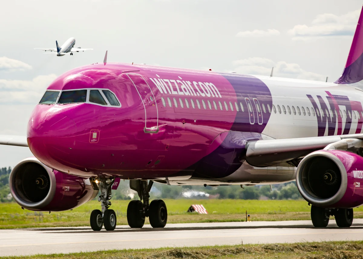 W związku z eskalacją konfliktu na Bliskim Wschodzie, węgierskie linie lotnicze Wizz Air podjęły decyzję o zawieszeniu wszystkich rejsów do Tel Awiwu oraz z europejskich lotnisk do Ammanu w Jordanii do 15 września.