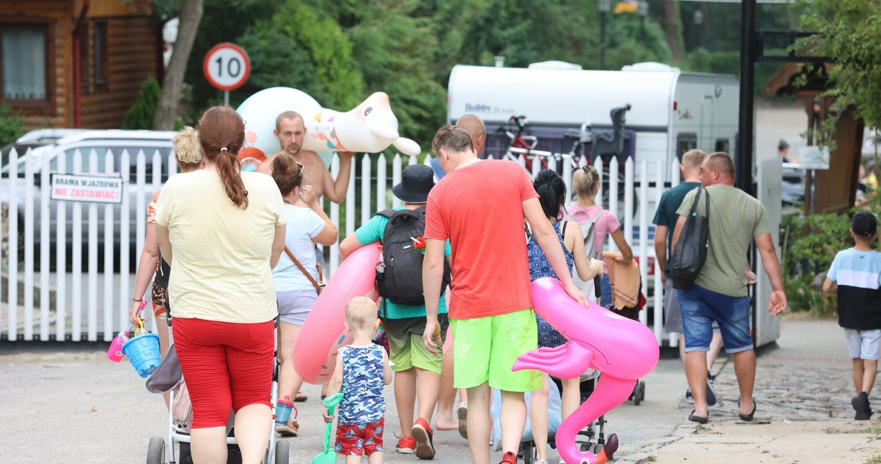 Pracodawca da ci pieniądze na wakacje. Czym są wczasy pod gruszą?