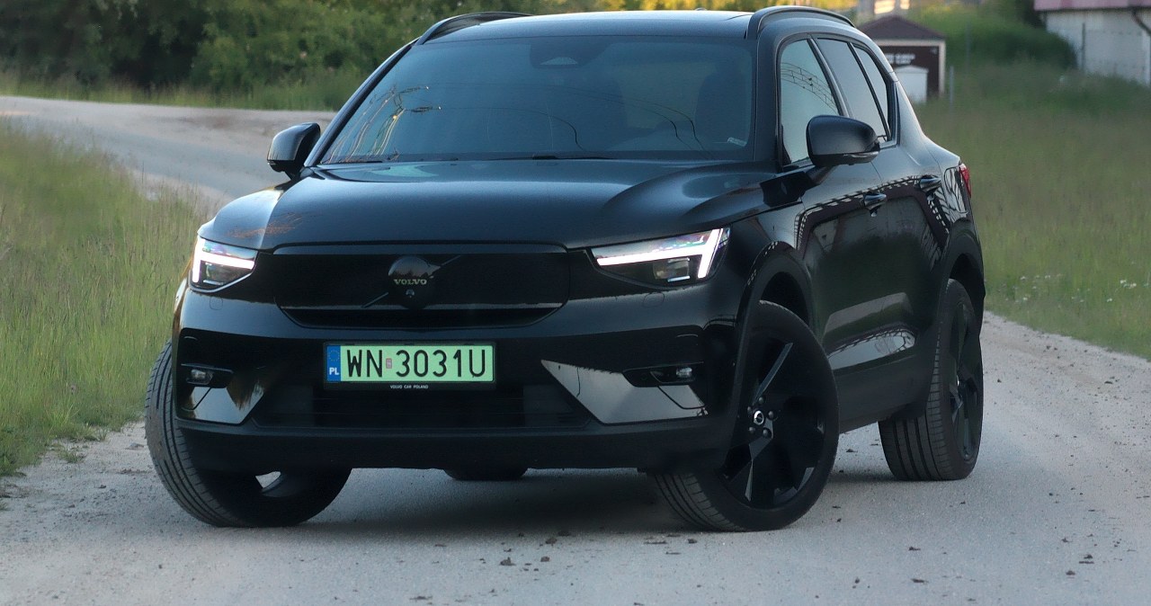 Volvo EX40 Performance Black Edition. Co kryje się pod tą skomplikowaną nazwą?