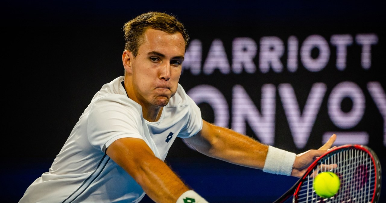 A jednak 25-letni Polak zagra o ćwierćfinał turnieju ATP. Zwrot akcji w drugim secie