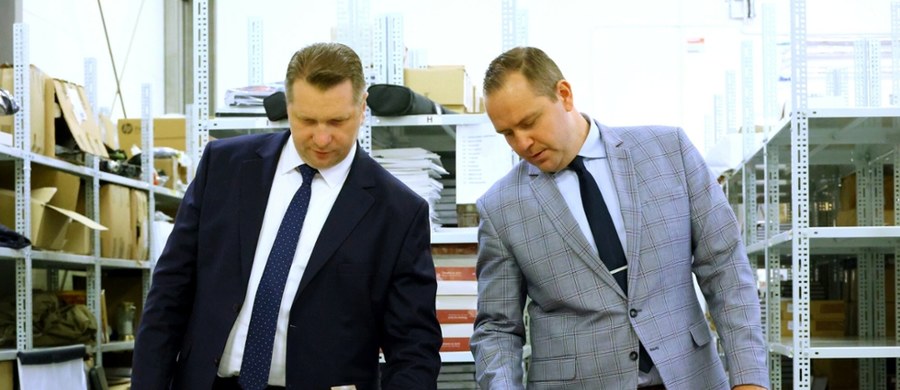 "Są przymiarki" - nie ukrywa Przemysław Czarnek, typowany na szefa Kancelarii Prezydenta Karola Nawrockiego. Podkreślił, że gdyby objął tę funkcję, pozostałby lojalnym członkiem Prawa i Sprawiedliwości także w Pałacu Prezydenckim.