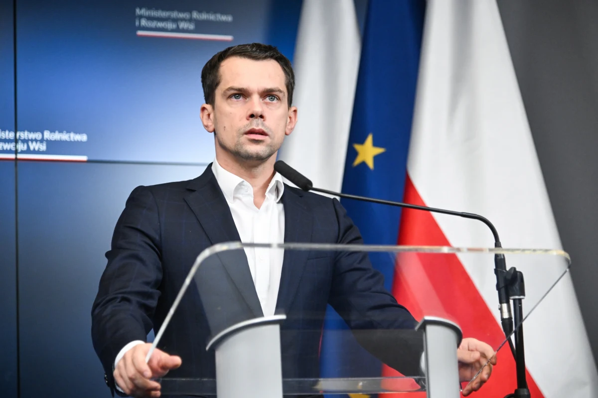 Michał Kołodziejczak, wiceminister rolnictwa i rozwoju wsi, odchodzi z rządu. Swoją decyzję ogłosił na konferencji prasowej. Wcześniej skierował list do ministra Czesława Siekierskiego. 