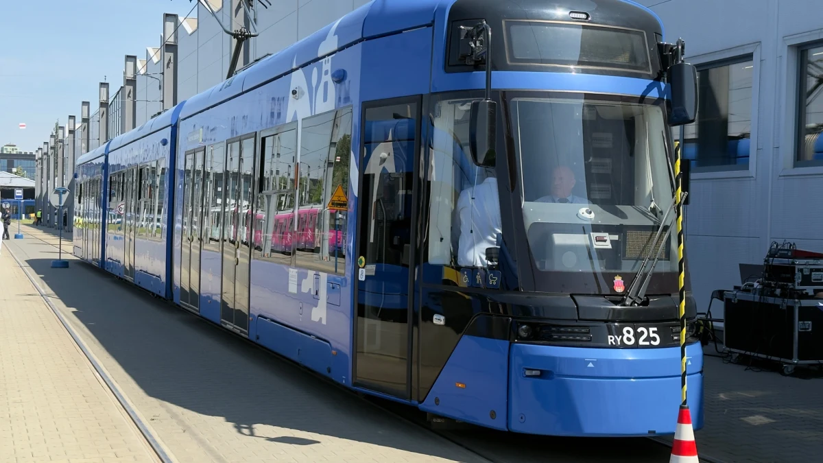 Motorniczy i elektromechanicy z Krakowa walczyli dzisiaj o tytuł mistrza swojej pracy. W zajezdni Nowa Huta odbyła się rywalizacja w konkurencjach, które odzwierciedlają codzienne sytuacje, jakie mogą wydarzyć się na trasach przejazdu. Rywalizujący musieli także wykazać się wiedzą z pierwszej pomocy.