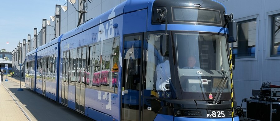 Motorniczy i elektromechanicy z Krakowa walczyli dzisiaj o tytuł mistrza swojej pracy. W zajezdni Nowa Huta odbyła się rywalizacja w konkurencjach, które odzwierciedlają codzienne sytuacje, jakie mogą wydarzyć się na trasach przejazdu. Rywalizujący musieli także wykazać się wiedzą z pierwszej pomocy.