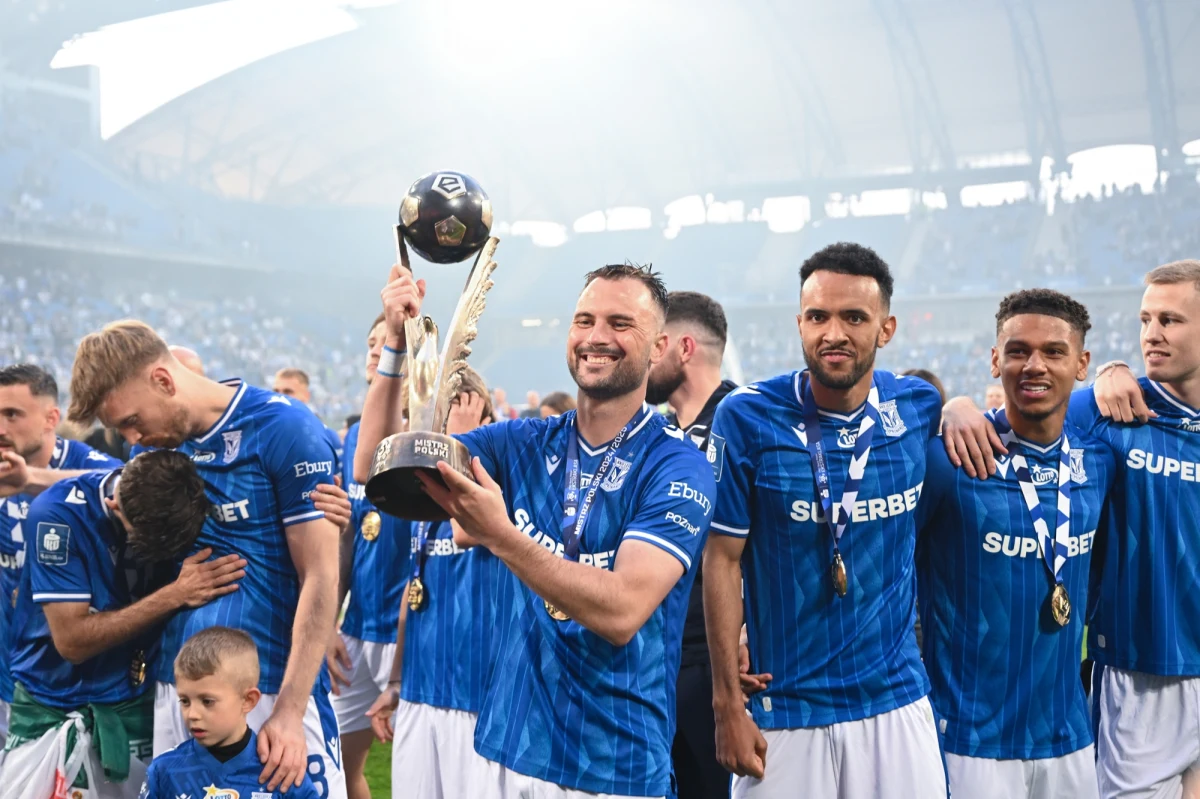 Piłkarze Lecha Poznań w 2. rundzie kwalifikacji Ligi Mistrzów zagrają ze zwycięzcą rywalizacji między albańskim FK Egnatia Rrogozhine a islandzkim Breidablikiem. Pierwszy mecz mistrzowie Polski zagrają u siebie 22 lipca, a rewanż tydzień później na wyjeździe. Rywali poznały też inne polskie ekipy.