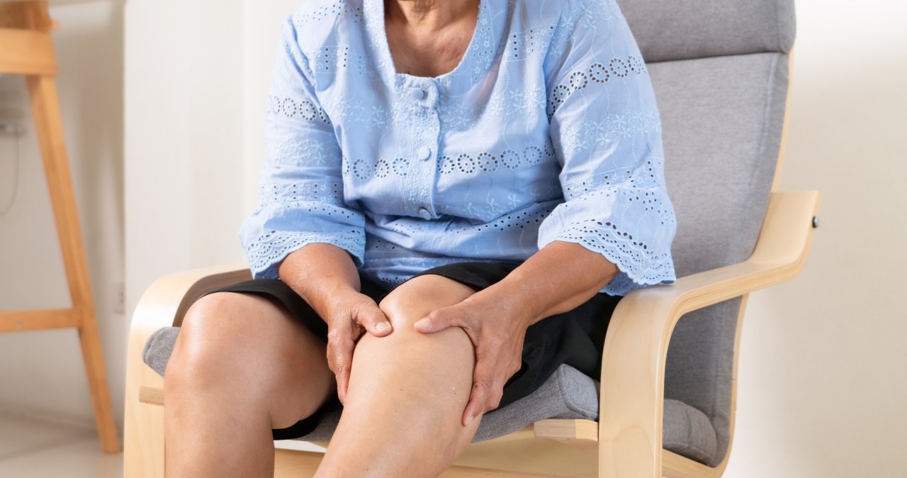 Nogi puchną jak balon? To dolegliwość, na którą wiele osób skarży się latem