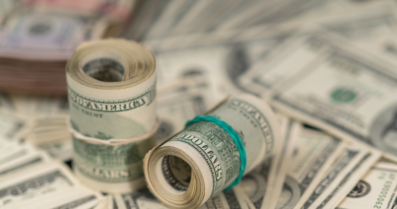 Dolar najdroższy od trzech miesięcy. "Zaczyna doskwierać rynkom akcji"