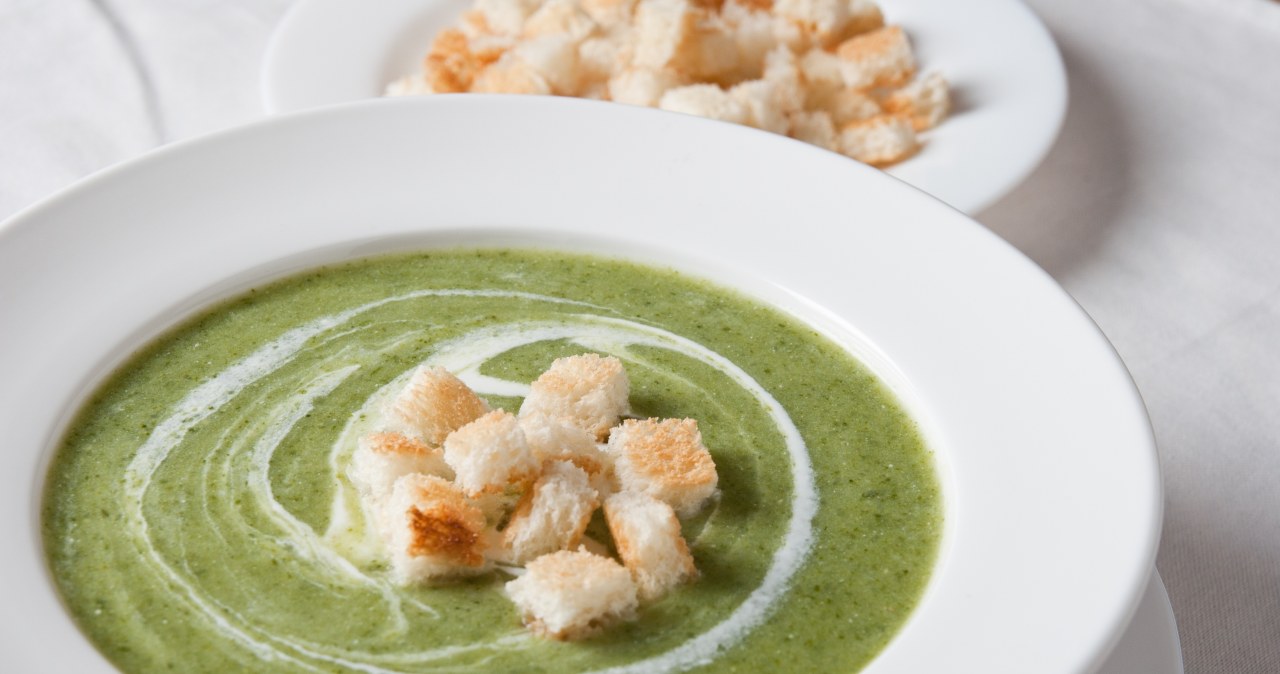 Bób i szparagi w nowej odsłonie. Takiej zupy jeszcze nie gotowałaś!