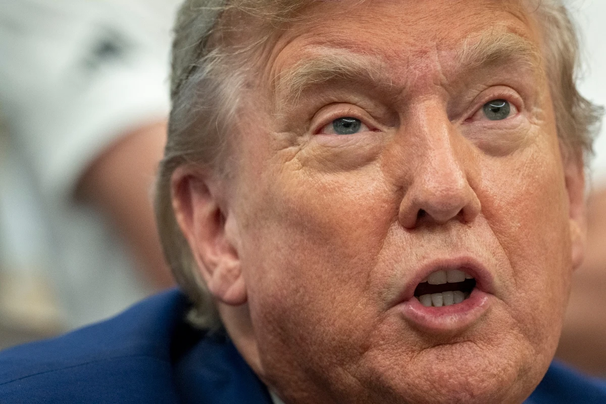 Czy Stany Zjednoczone zdecydują się zaatakować Iran? "Ja nie chcę walczyć. Nie zamierzam walczyć, ale jeśli jest wybór między walką a posiadaniem przez nich broni jądrowej, musisz zrobić to, co musisz. Ale może nie będziemy musieli walczyć" – stwierdził prezydent USA Donald Trump. Jak dodał, nie podjął jeszcze ostatecznej decyzji w tej sprawie, bo „lubi czekać do ostatniej sekundy”. 