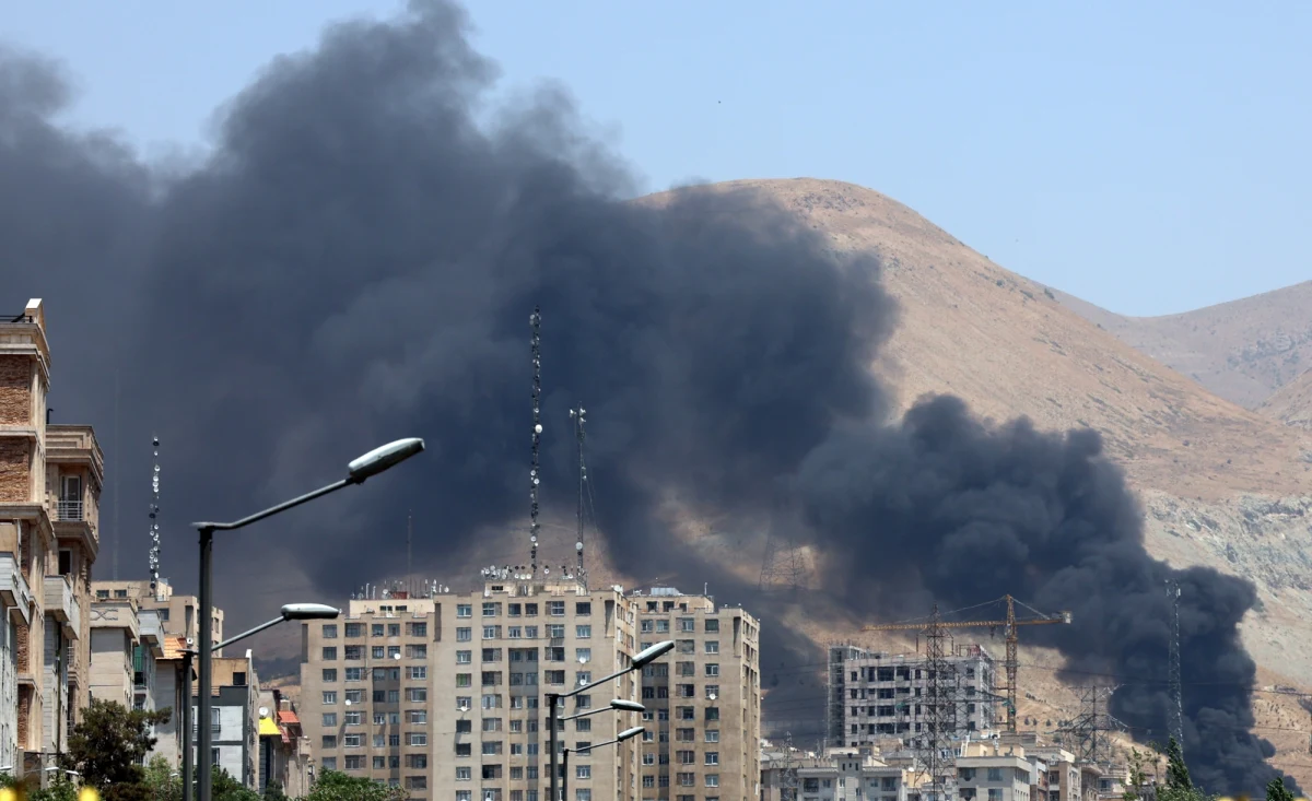 Noc ze środy na czwartek przebiegła pod znakiem kolejnej wymiany ognia między Izraelem a Iranem. Siły irańskie zaatakowały wrogi kraj "trzema lub czterema" pociskami balistycznymi, które - zdaniem izraelskiej armii - nie wyrządziły żadnych szkód. Aktywne było również izraelskie lotnictwo, które przeprowadziło serię ataków na Iran, w tym na stolicę - Teheran. Gorąco jest także w czwartkowy poranek.