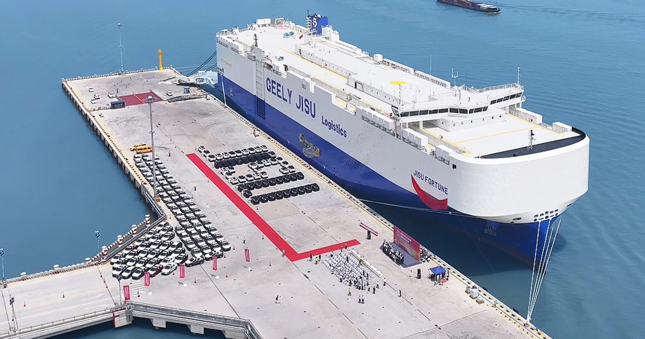 Nowy rorowiec od Geely. Statek dostarczy auta również do Polski
