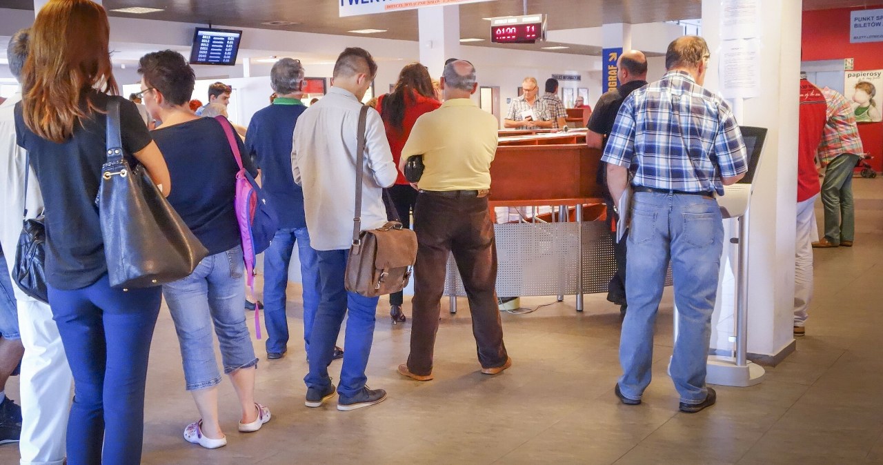 Rewolucja w rejestracji samochodów. Koniec ze staniem w kolejkach