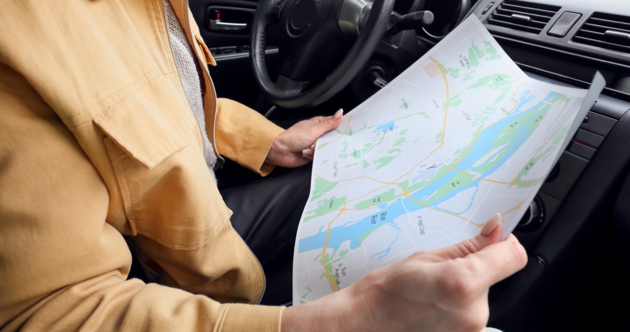 To koniec nawigacji w samochodach. Kierowcy muszą wrócić do papierowych map