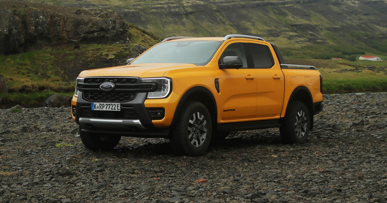 Nowy Ford Ranger łamie zasady. 281 KM, 3500 kg uciągu, a pali jak kompakt