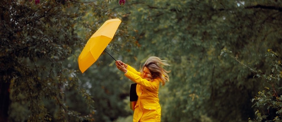 Instytut Meteorologii i Gospodarki Wodnej wydał w piątek ostrzeżenie I stopnia przed silnym wiatrem dla wschodnich krańców kraju. Instytut zaleca ostrożność i śledzenie komunikatów o rozwoju sytuacji pogodowej.