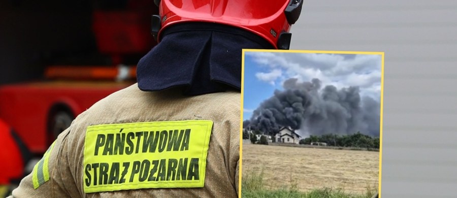 Do groźnego pożaru doszło dziś w Czerwionce-Leszczynach w powiecie rybnickim na Śląsku. Ogień objął halę magazynową przy ul. Przyjaźni w Czuchowie, w której przechowywano duże ilości materiałów gumowych i tekstylnych. Jak informuje reporterka RMF FM Anna Kropaczek, sytuacja jest już opanowana. Na szczęście nikt nie ucierpiał.