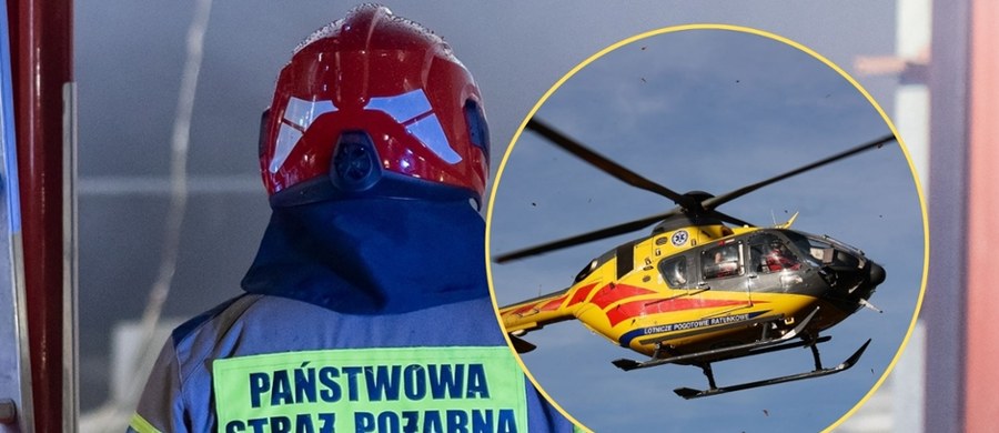 Do groźnego wypadku doszło w piątek (20 czerwca) tuż przed godziną 20:00 na ulicy Iłżeckiej 5 w Starachowicach (Świętokrzyskie). W jednym z domów jednorodzinnych prawdopodobnie wybuchł piec, w wyniku czego zapaliła się część mieszkalna budynku. Na miejscu trwała akcja ratunkowa.