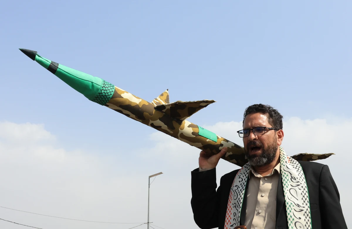 Ataki Izraela na Iran opóźniły prace tego kraju nad zbudowaniem bomby jądrowej o dwa, trzy lata – taką opinię, w sobotniej rozmowie z niemieckim dziennikiem "Bild", przedstawił szef MSZ Izraela Gideon Saar. Polityk zapowiedział też kontynuowanie ataków.