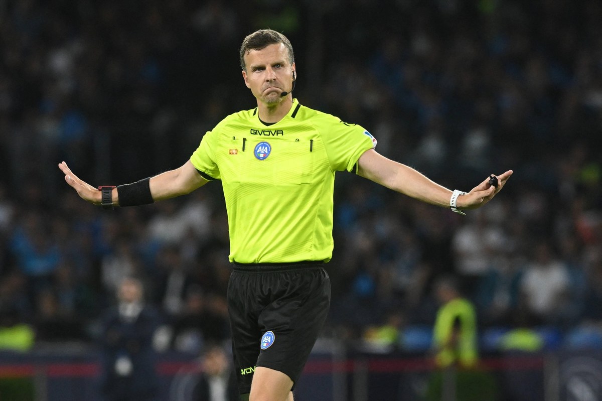 ​Sędziowie sportowi we Włoszech zyskali dodatkową ochronę. Od niedzieli są chronieni prawem na równi z policjantami czy urzędnikami państwowymi. Celem nowych przepisów ma być ukrócenie coraz częstszej agresji przeciwko arbitrom. Zdarza się ona na różnych poziomach rozgrywek.