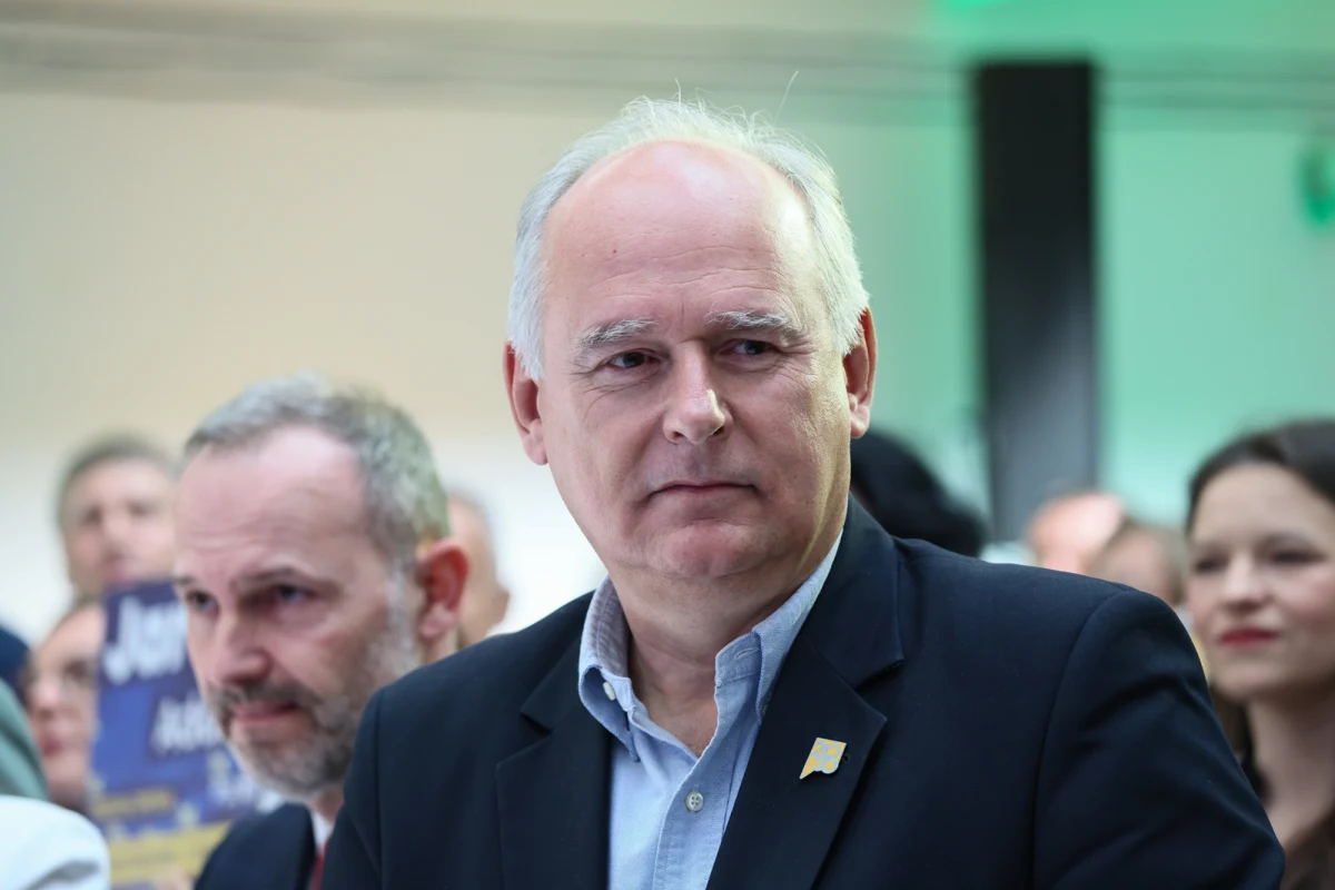 "Są politycy Platformy Obywatelskiej, którzy budują mit ukradzionych wyborów" - powiedział w internetowej części Porannej rozmowy w RMF FM Paweł Zalewski, wiceszef ministerstwa obrony narodowej z Polski 2050. Polityk był pytany o kwestię powyborczych protestów, związanych z nieprawidłowościami, do których doszło w trakcie decydującego głosowania 1 czerwca.